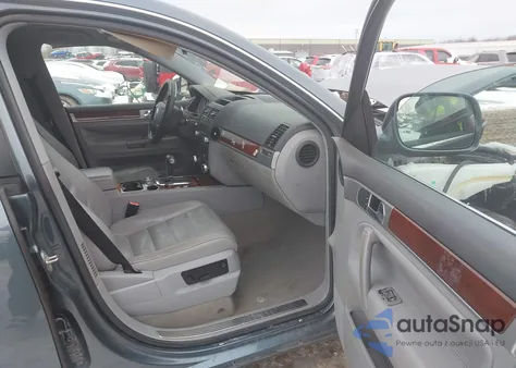 2006 Volkswagen Touareg V6 z USA, uszkodzony, nr VIN WVGZG77L26D033039